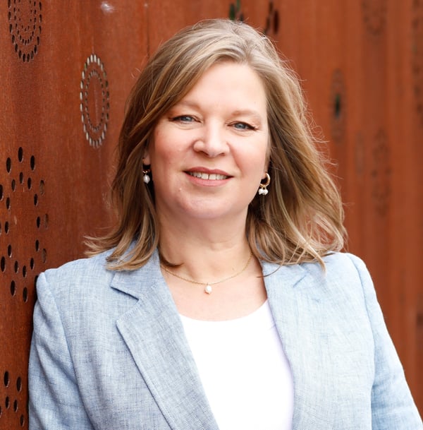 Dr. Fiona Gray